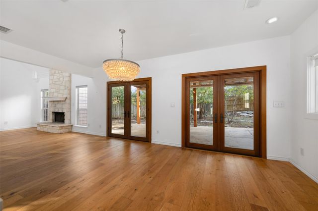 72 Crazy Cross RD, Wimberley, TX 78676