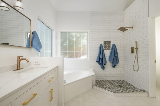 72 Crazy Cross RD, Wimberley, TX 78676