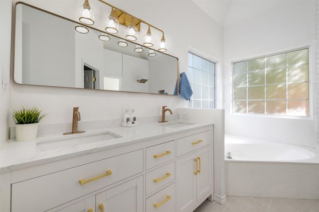 72 Crazy Cross RD, Wimberley, TX 78676