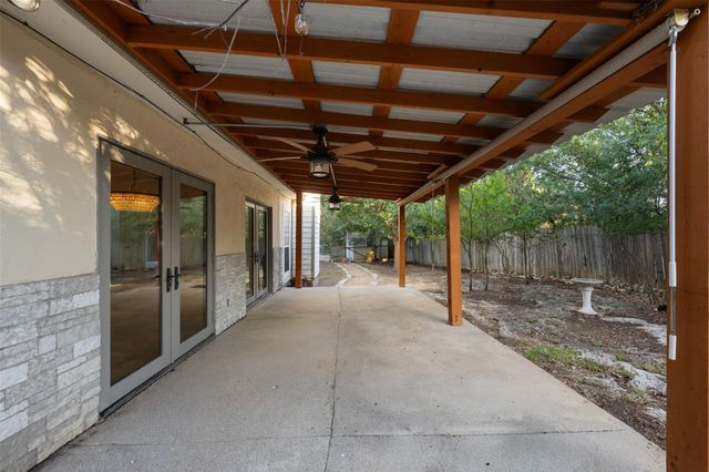 72 Crazy Cross RD, Wimberley, TX 78676