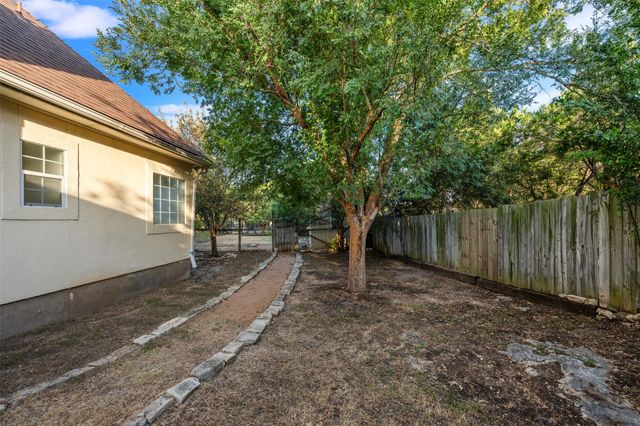 72 Crazy Cross RD, Wimberley, TX 78676
