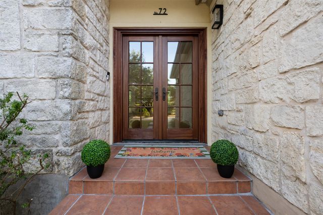 72 Crazy Cross RD, Wimberley, TX 78676