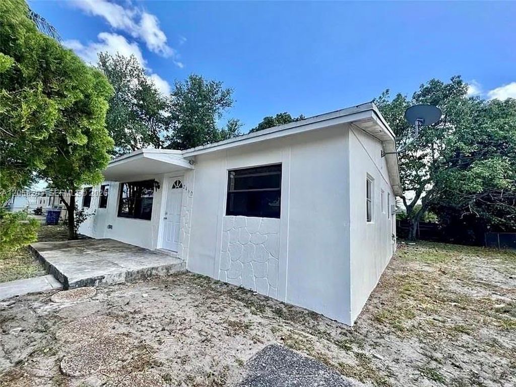 2460 NW 179th Street 2460, Miami Gardens, FL 33056