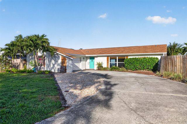4200 BEACH DRIVE SE, St Petersburg, FL 33705