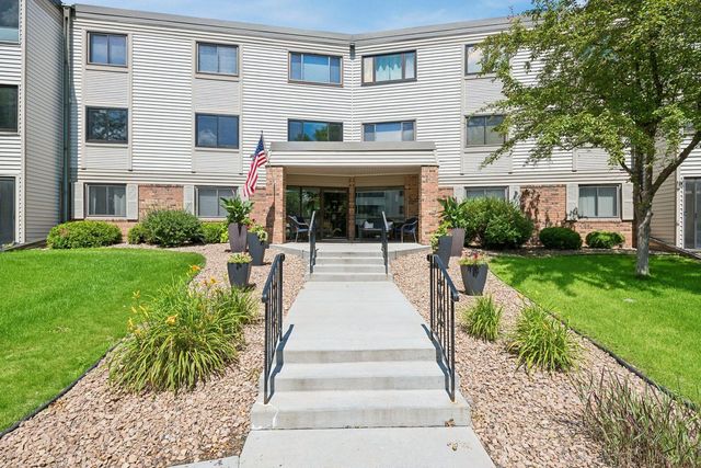 10540 43rd Avenue N 103, Plymouth, MN 55442