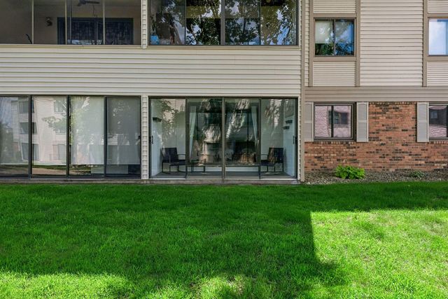 10540 43rd Avenue N 103, Plymouth, MN 55442