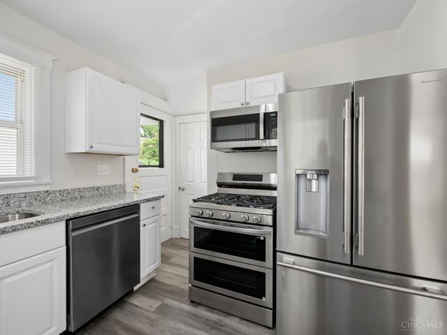 813 Greenwich Avenue, Cincinnati, OH 45238