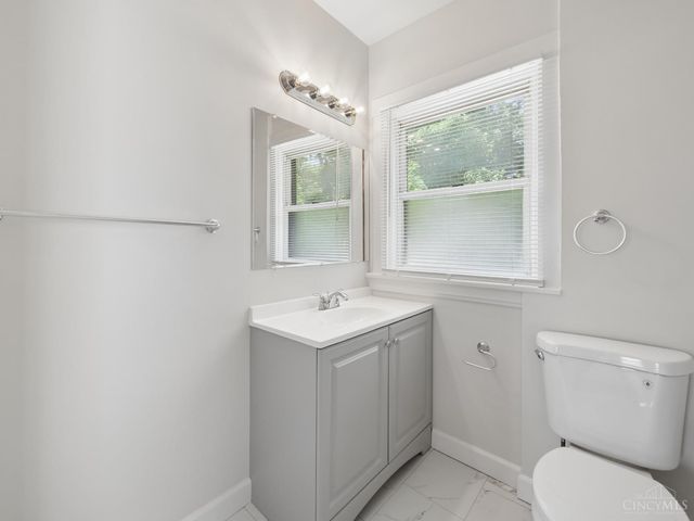 813 Greenwich Avenue, Cincinnati, OH 45238