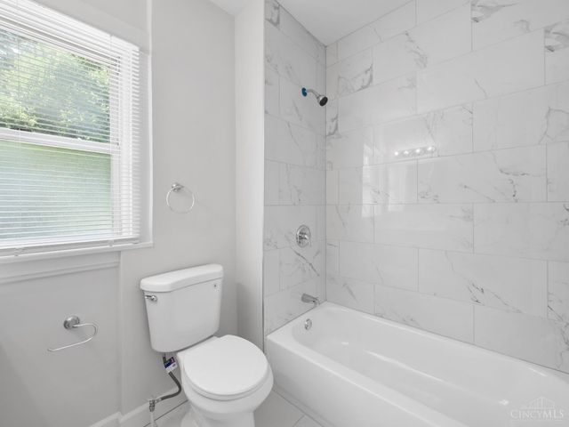 813 Greenwich Avenue, Cincinnati, OH 45238