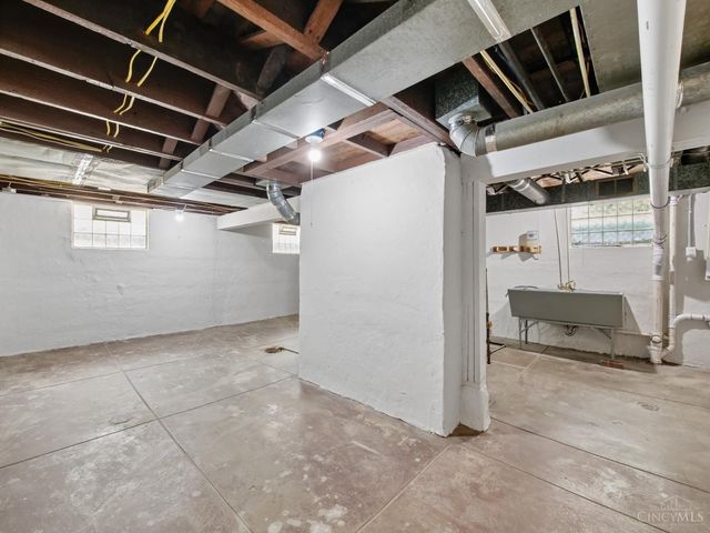 813 Greenwich Avenue, Cincinnati, OH 45238