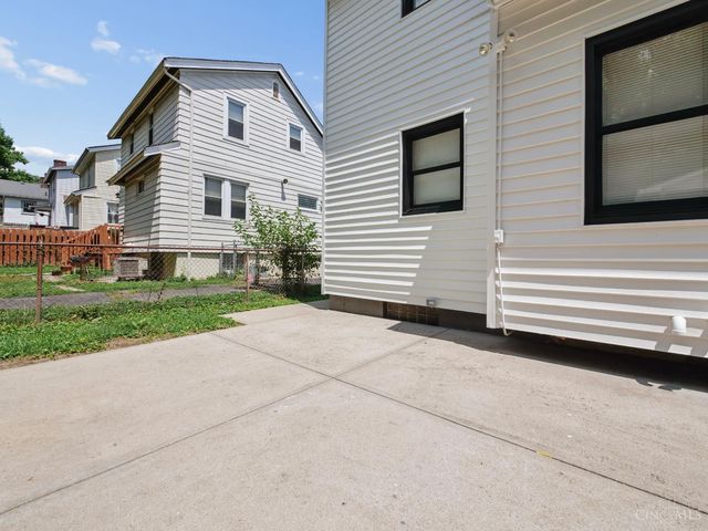 813 Greenwich Avenue, Cincinnati, OH 45238