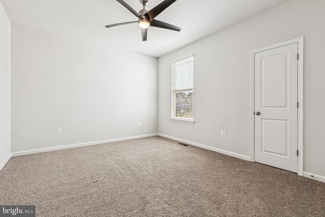 17815 WOODS OVERLOOK DR, Dumfries, VA 22026