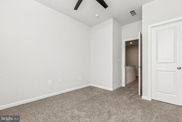 17815 WOODS OVERLOOK DR, Dumfries, VA 22026