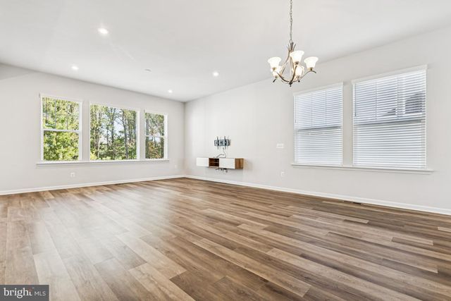 17815 WOODS OVERLOOK DR, Dumfries, VA 22026