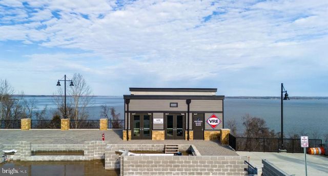 17815 WOODS OVERLOOK DR, Dumfries, VA 22026