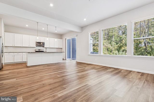 17815 WOODS OVERLOOK DR, Dumfries, VA 22026