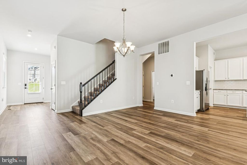 Image 18 of property listing at 17815 WOODS OVERLOOK DR, Dumfries, VA 22026