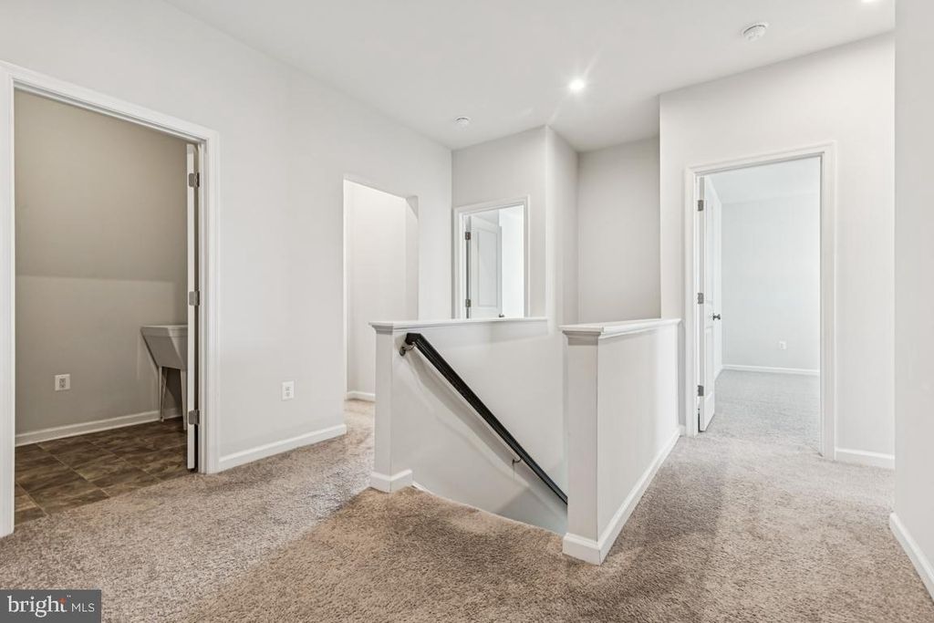 Image 26 of property listing at 17815 WOODS OVERLOOK DR, Dumfries, VA 22026