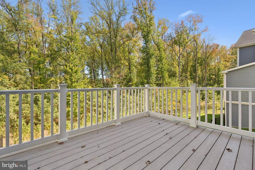 Image 38 of property listing at 17815 WOODS OVERLOOK DR, Dumfries, VA 22026