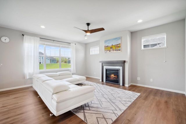 7894 W Preserve PARKWAY, Mequon, WI 53097
