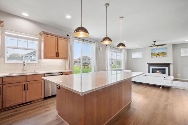 7894 W Preserve PARKWAY, Mequon, WI 53097