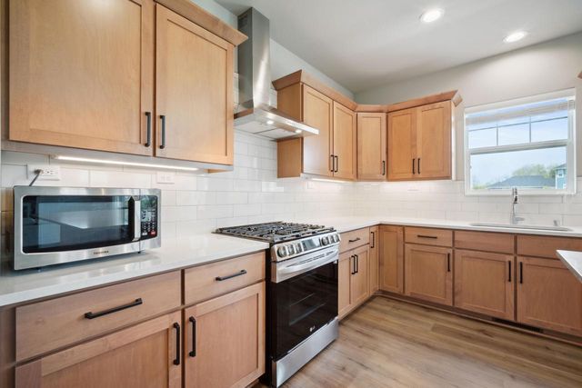 7894 W Preserve PARKWAY, Mequon, WI 53097
