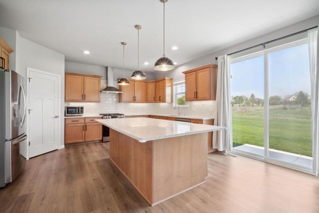 7894 W Preserve PARKWAY, Mequon, WI 53097