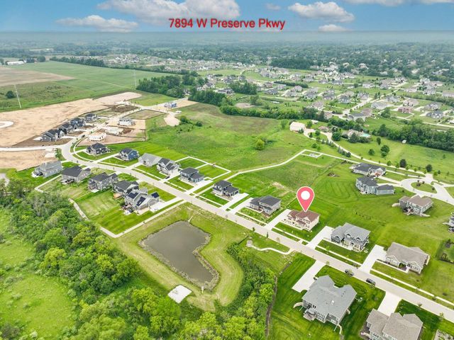 7894 W Preserve PARKWAY, Mequon, WI 53097