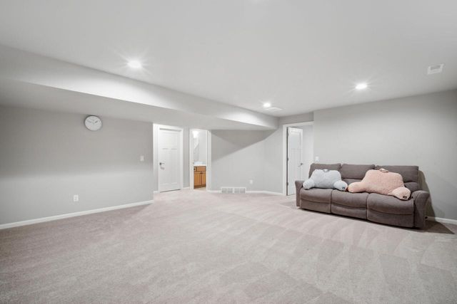 7894 W Preserve PARKWAY, Mequon, WI 53097