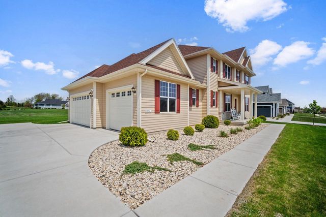7894 W Preserve PARKWAY, Mequon, WI 53097