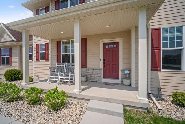 7894 W Preserve PARKWAY, Mequon, WI 53097