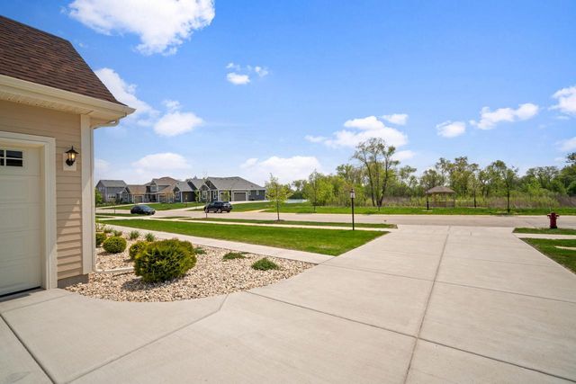 7894 W Preserve PARKWAY, Mequon, WI 53097