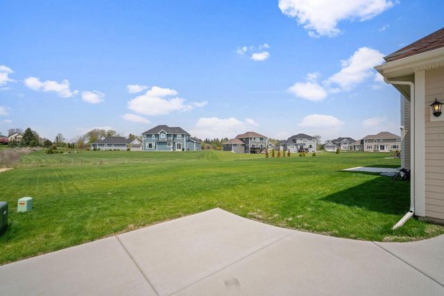7894 W Preserve PARKWAY, Mequon, WI 53097