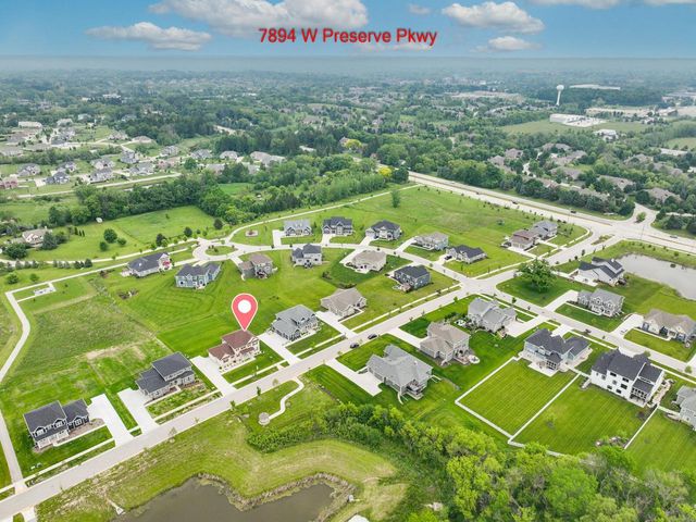 7894 W Preserve PARKWAY, Mequon, WI 53097
