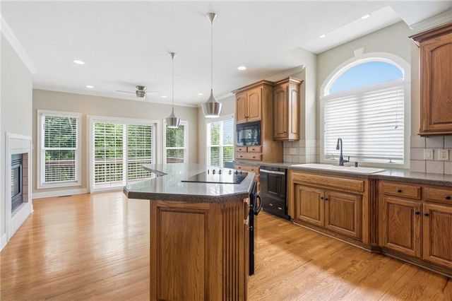 113 Teton Ridge Street, Lake Winnebago, MO 64034