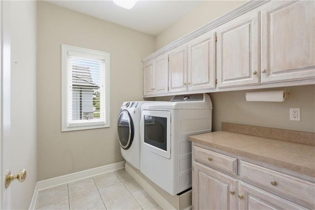 113 Teton Ridge Street, Lake Winnebago, MO 64034