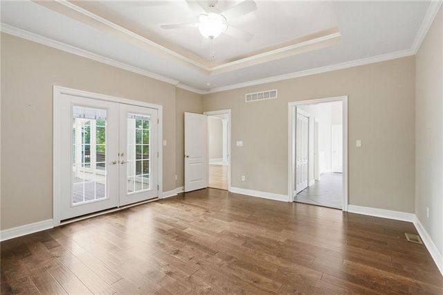113 Teton Ridge Street, Lake Winnebago, MO 64034