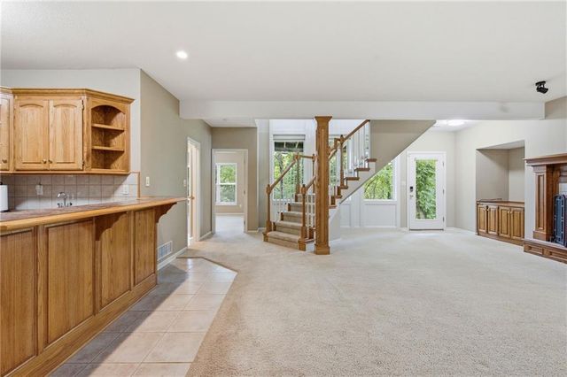 113 Teton Ridge Street, Lake Winnebago, MO 64034