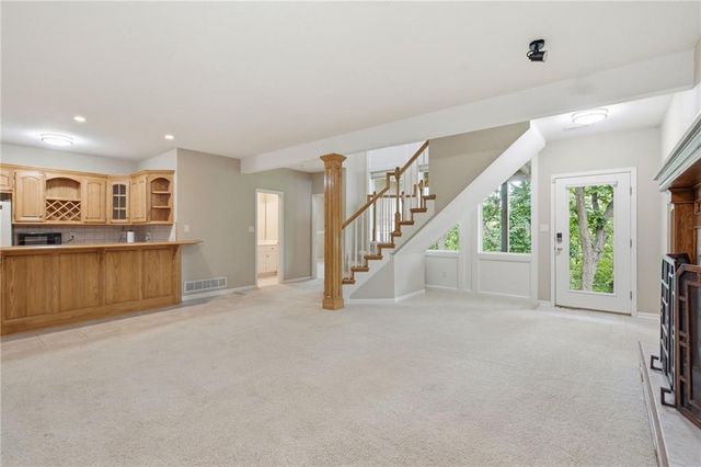 113 Teton Ridge Street, Lake Winnebago, MO 64034