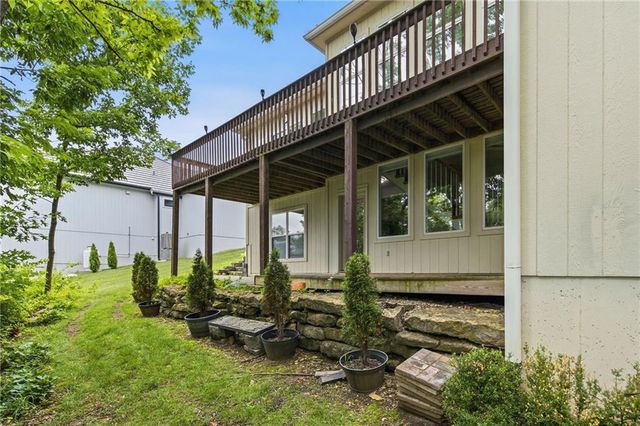 113 Teton Ridge Street, Lake Winnebago, MO 64034