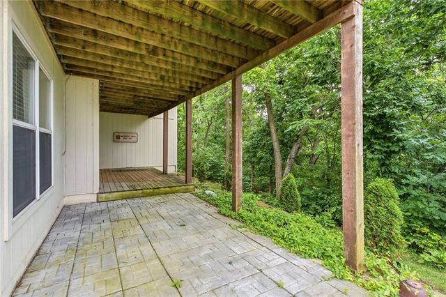 113 Teton Ridge Street, Lake Winnebago, MO 64034