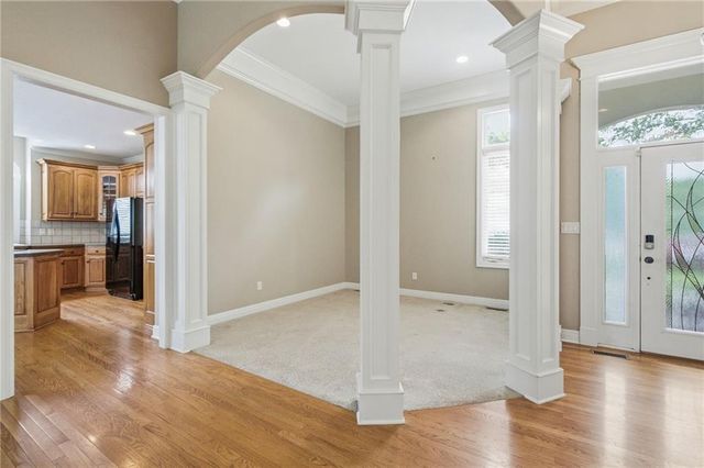 113 Teton Ridge Street, Lake Winnebago, MO 64034