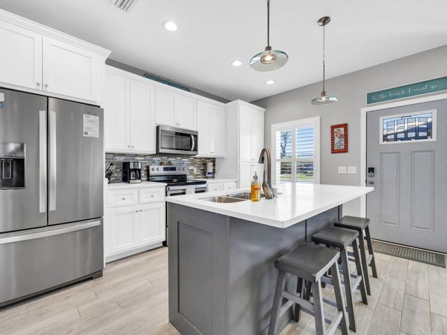 7620 Sunset Avenue, Panama City Beach, FL 32408