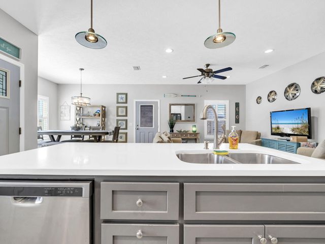 7620 Sunset Avenue, Panama City Beach, FL 32408