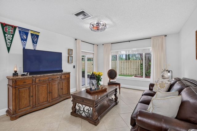 10531 NW 11TH Court, Plantation, FL 33322