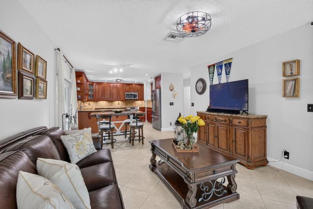 10531 NW 11TH Court, Plantation, FL 33322