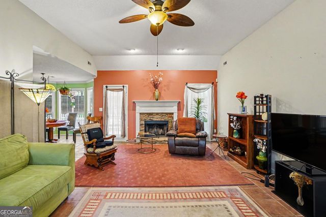 393 Victoria Lane, Stockbridge, GA 30281