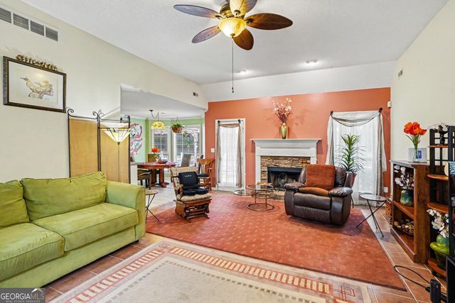 393 Victoria Lane, Stockbridge, GA 30281