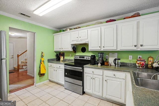 393 Victoria Lane, Stockbridge, GA 30281
