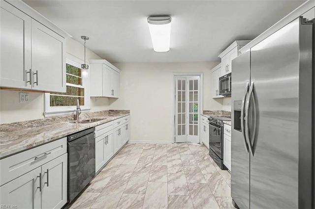 104 Bell Hill DR, Yorktown, VA 23692